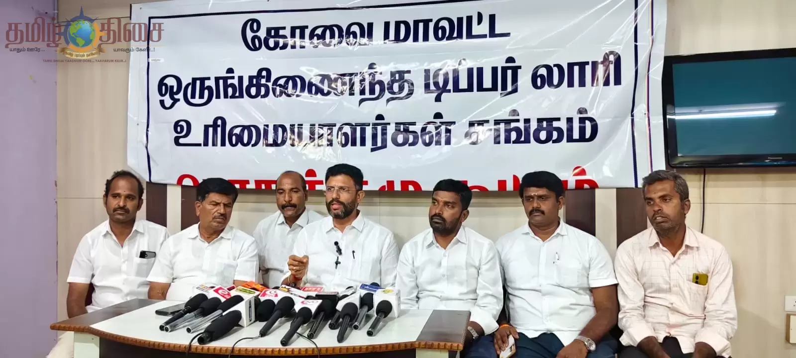 அரசியல் கட்டாயத்தால் 30 ஆண்டுகள் விதிமீறல்:  -தவறை ஒப்புக்கொண்டு கோவையில் டிப்பர் லாரி உரிமையாளர்கள்