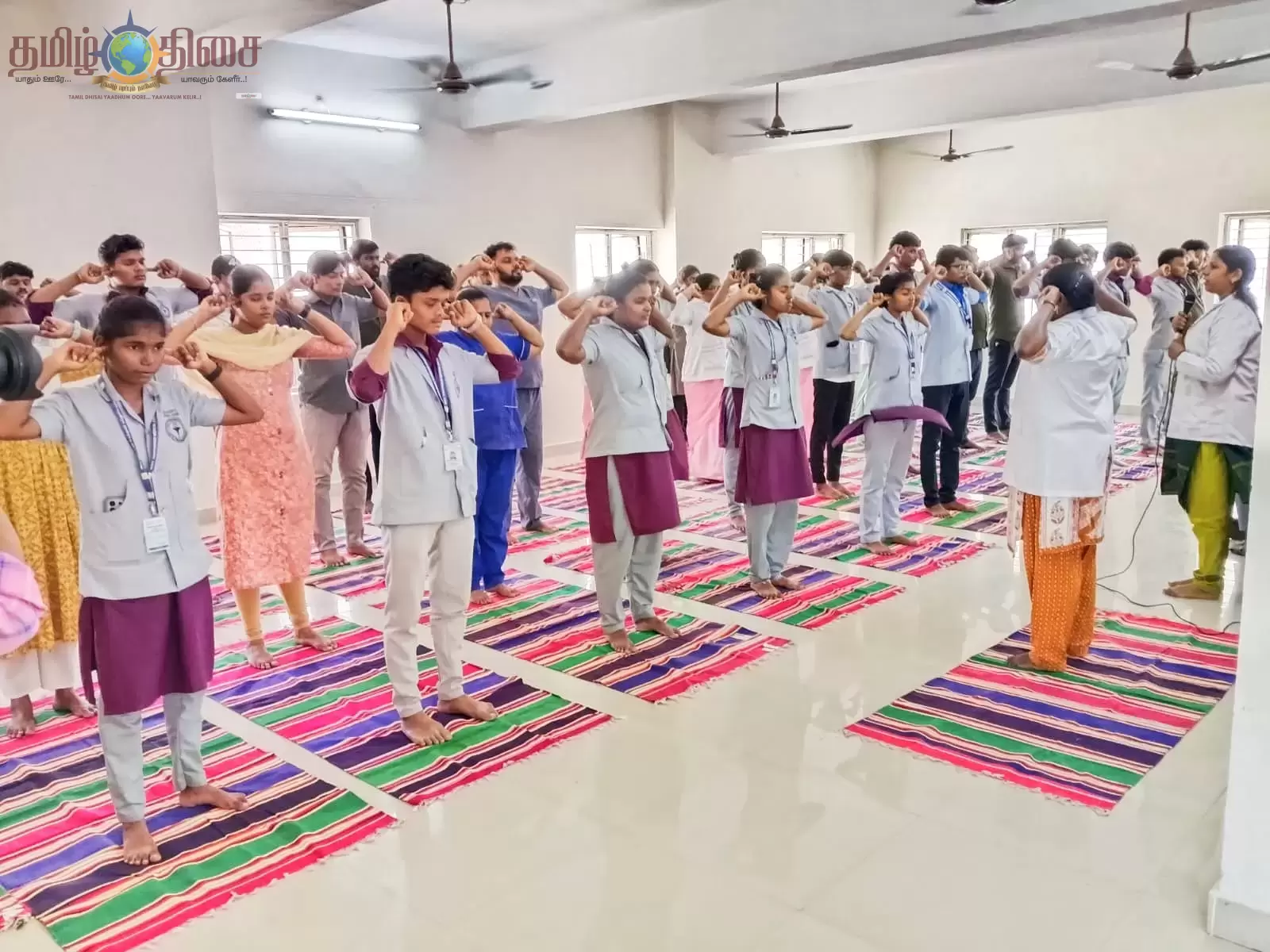 தூத்துக்குடியில் சர்வதேச யோகா தினம் அரசு மருத்துவக் கல்லூரி மருத்துவமனை வளாகத்தில் கொண்டாடப்பட்டது.